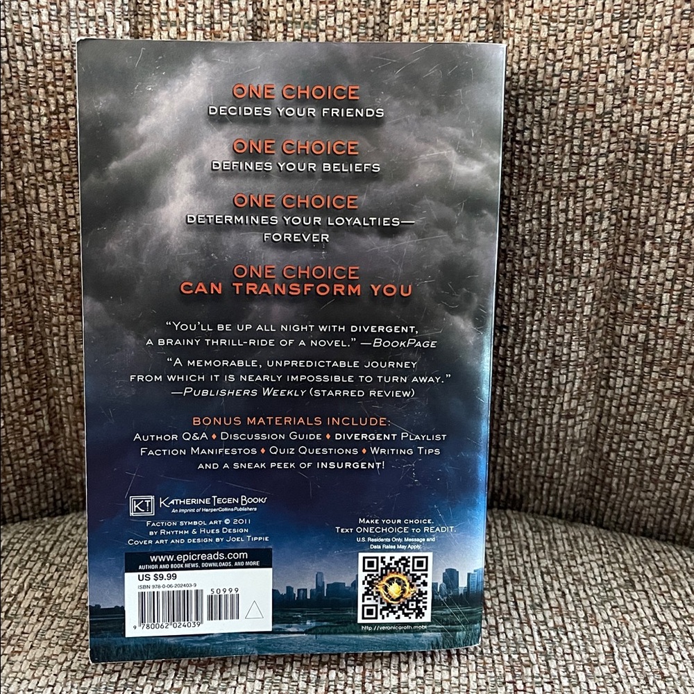 Divergent Book by Veronica Roth - Picture 2 of 2